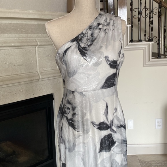 Calvin Klein Floral Evening Gown - Picture 11 of 17